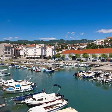 Mel 3* 诺维·维诺多尔斯基